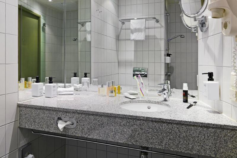 Hotel Rica Airport 4*